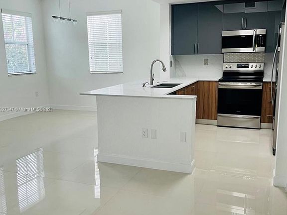 4th image of 8814 W Flager St Floor 204