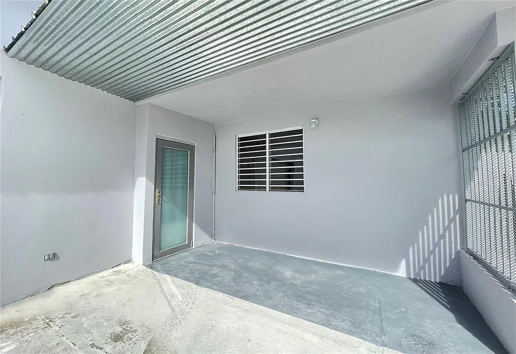 2 bed, 1.0 bath, 1000 sqft, $1,150 — Photo 1