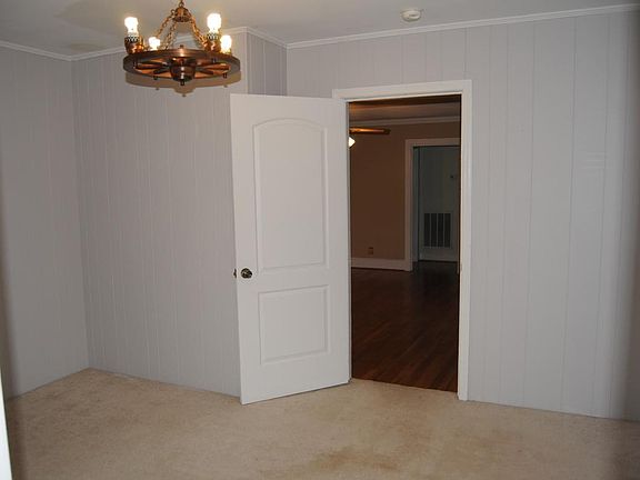 4th image of 524 Wood Dr