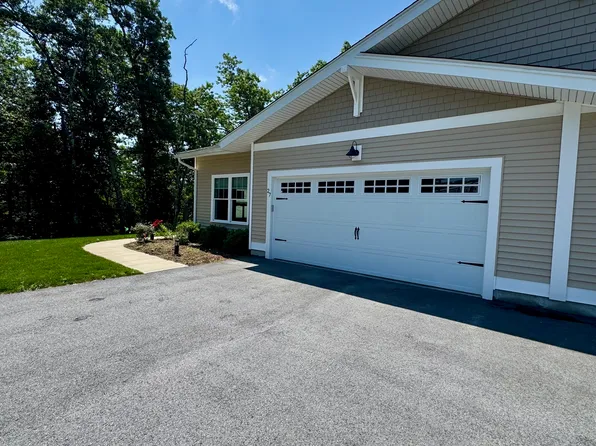 27 Albert St, Auburn, MA 01501