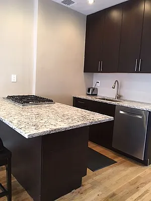 Sold by Manhattan Flats | media 9