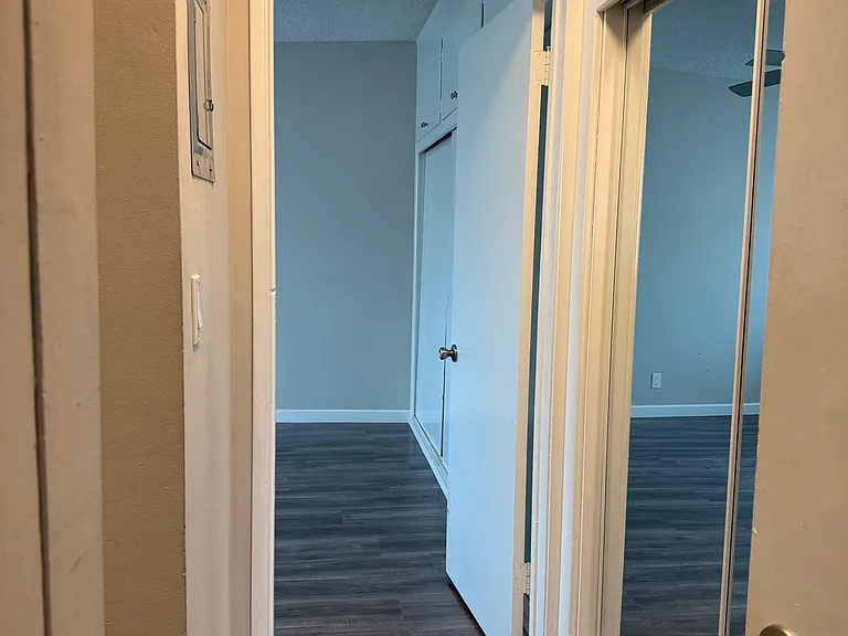 502 Avenue G — Photo 8