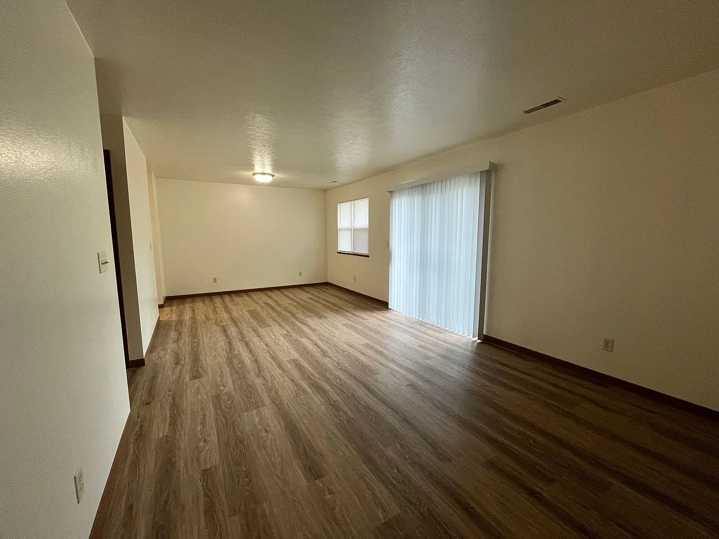 221-D — Photo 2