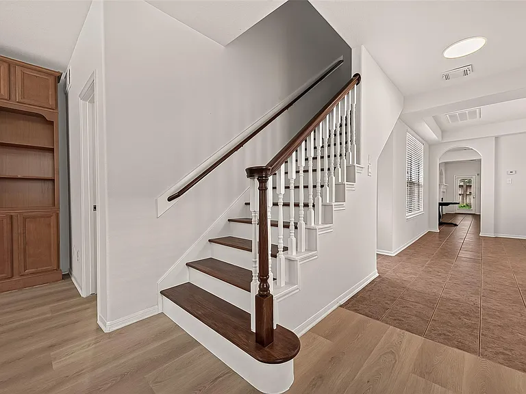 6118 Breezy Hollow Ln — Photo 6