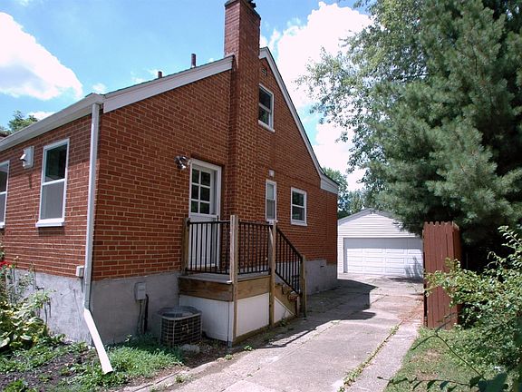 4th image of 8129 Hollybrook Ct