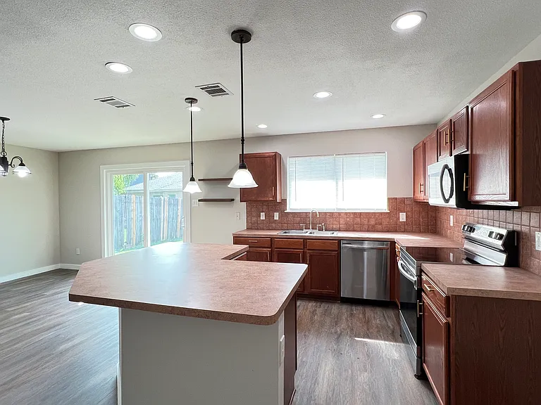 9252 Saint Martin Rd — Photo 6