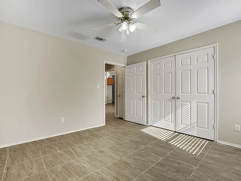 1708 Windcastle Dr — Photo 15