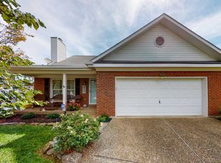 10214 Davinhurst Ct, Louisville, KY 40241