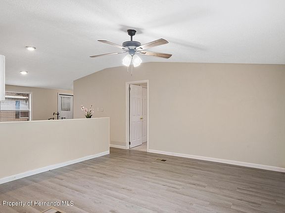 5th image of 138 Arkays Ave