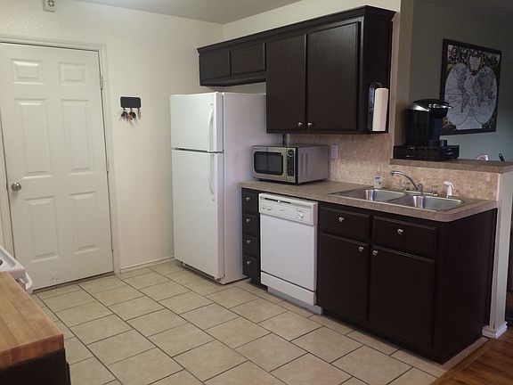 4th image of 1310 Travis Cir