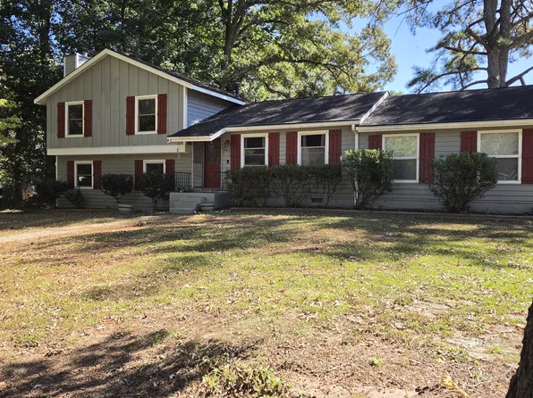 3363 Hogan Dr NW, Kennesaw, GA 30152