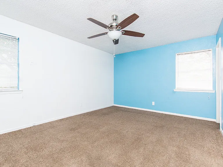 1520 McCarthy Ave — Photo 16