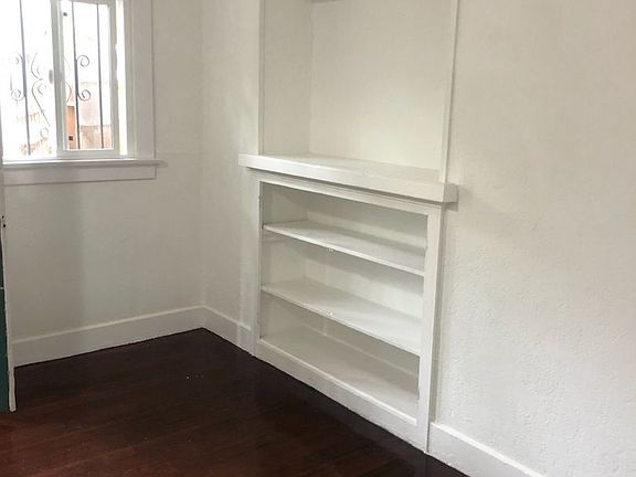 4th image of 6137 Romaine St