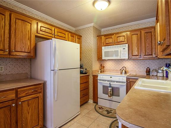 2nd image of 1517 Lakeview Dr
