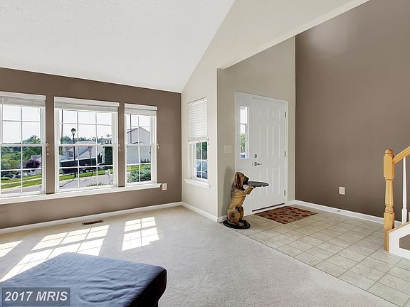 Living Room/Foyer
