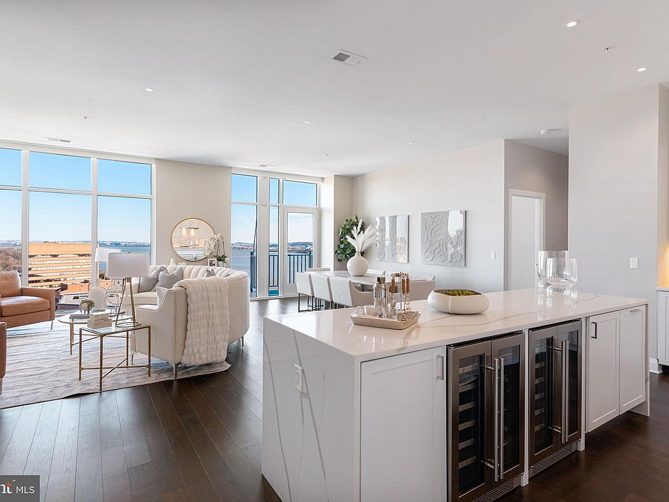 1st image of 925 N Fairfax St #Penthouse 02