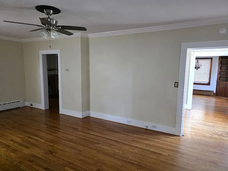 1046 N Main St — Photo 6