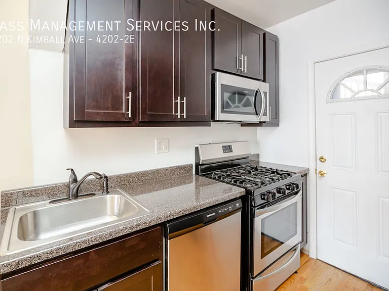 3402-08 W Berteau/4202-06 N Kimball — Photo 32
