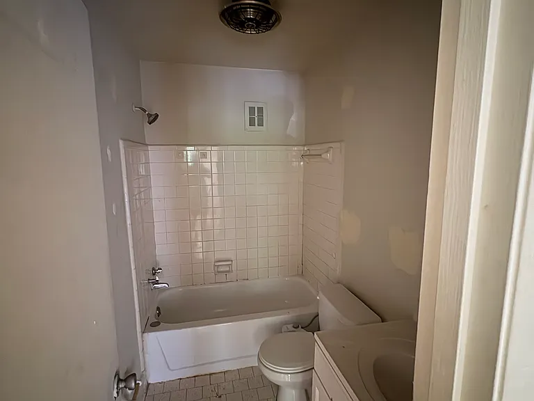 2134 Fairfax Ave #E2 — Photo 2