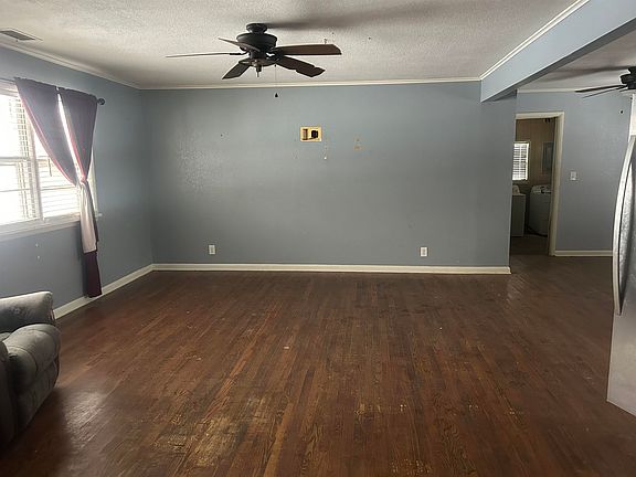 3rd image of 211 E South St