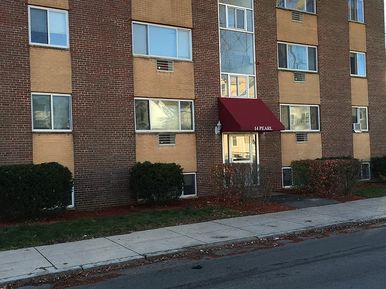 14 Pearl St #2 — Photo 2