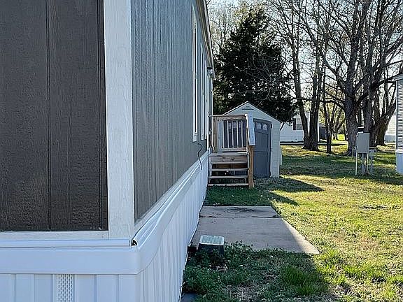 2nd image of 300 W Albert St Lot 8