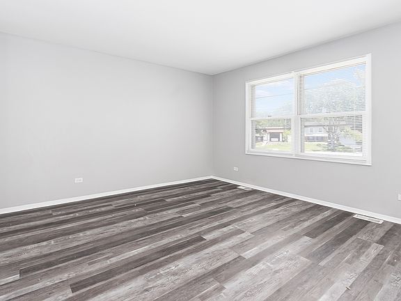 3rd image of 5619 Allemong Dr