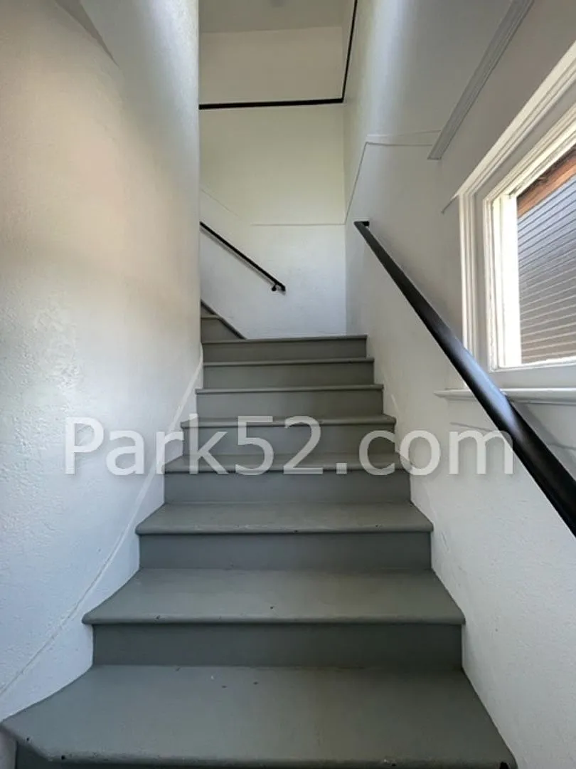 2 Bedroom Duplex with Additional Storage- Small Pets Allowed! — Photo 3