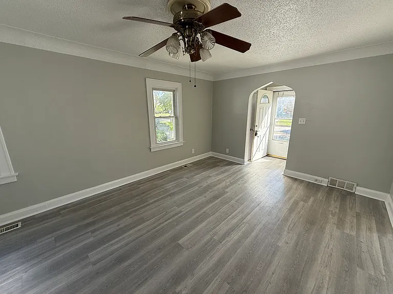 118 W Poinsetta Ave — Photo 9