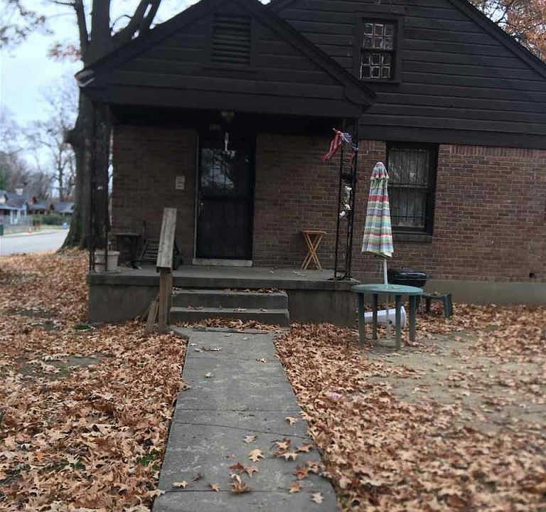2nd image of 686 Kent St