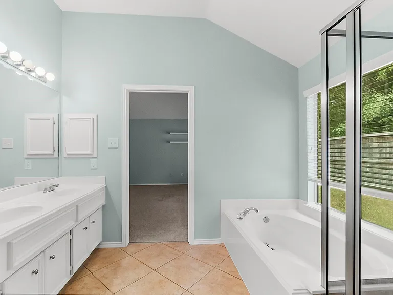 2419 Keegan Hollow Ln — Photo 29