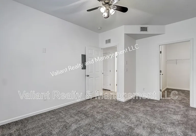 575 Oakleaf Plantation Pkwy #1-1303 — Photo 19