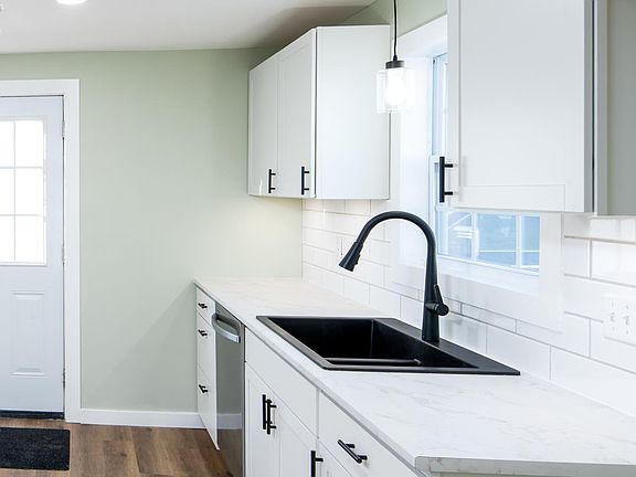 5th image of 311 Noble St