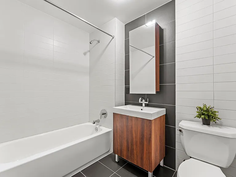 116 John St #2903 — Photo 8