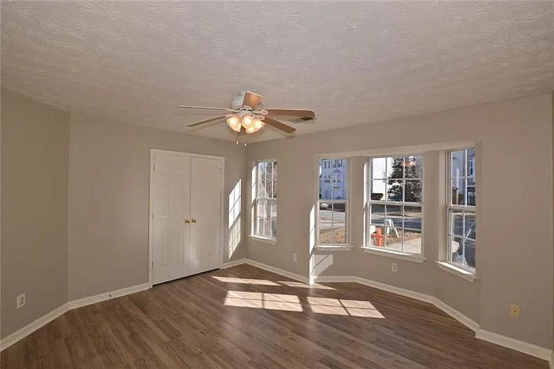 3 bed, 2.0 bath, 1618 sqft, $1,900 — Photo 4