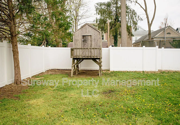 20 Coates St — Photo 40