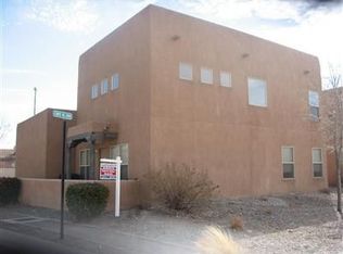 1536 Los Jardines Pl NW, Albuquerque, NM 87104