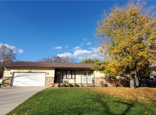 2770 Summer Meadows Dr, Perry, IA 50220
