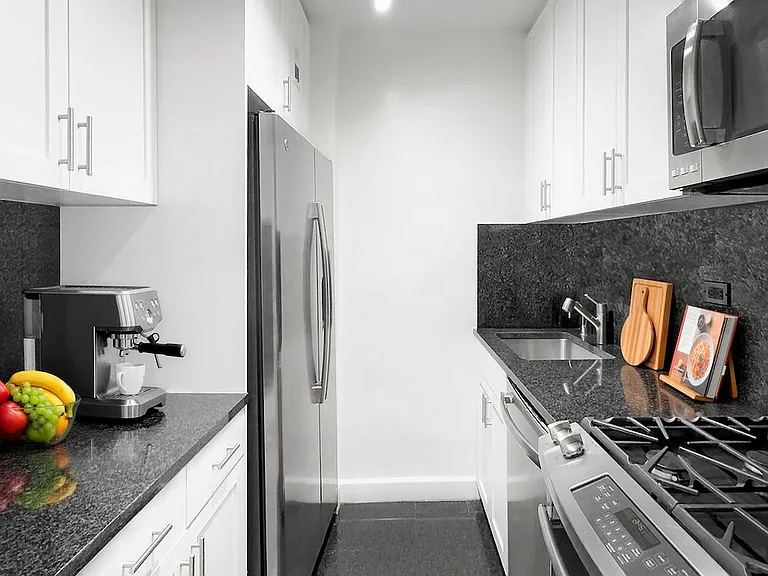 1365 York Ave #24J — Photo 9