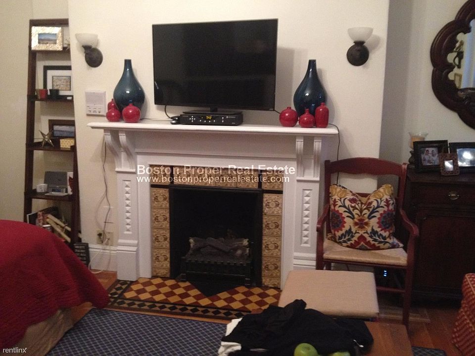 31 Gloucester #2R Boston - Back Bay Unit Photo 1