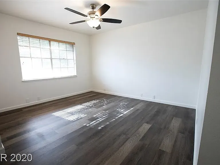 1125 Vegas Valley Dr — Photo 14