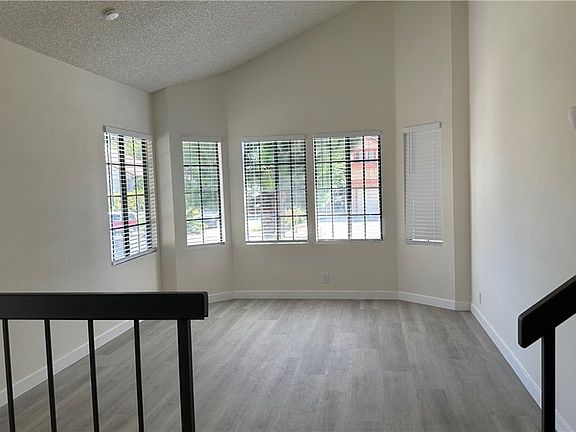 3rd image of 35 Rainbow Ridge Rd