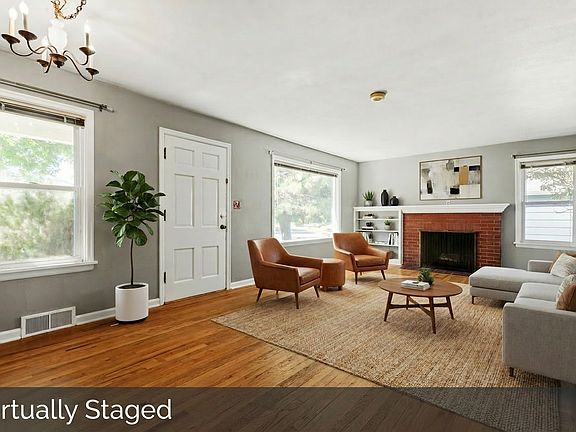 3rd image of 104 Agnes Ave