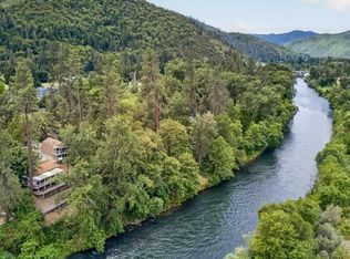 2204 Lampman Rd, Gold Hill, OR 97525