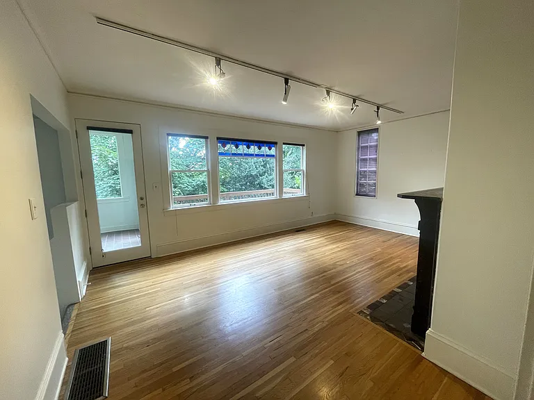4123 S Corbett Ave — Photo 9