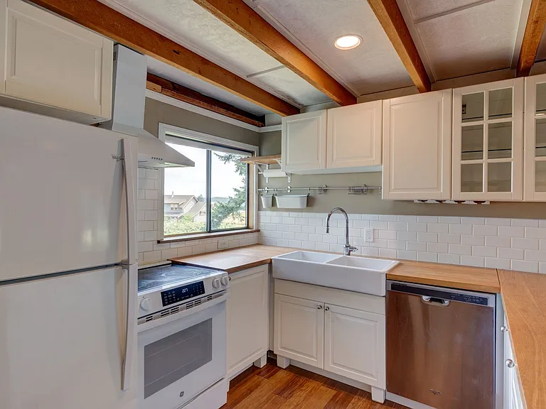 774 Power Rd — Photo 3