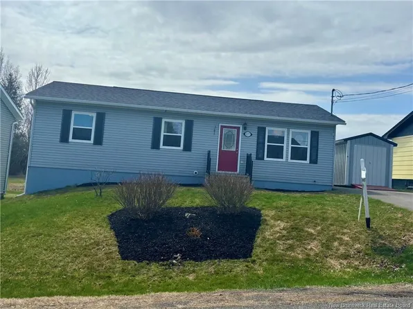 217 Neilson St, Woodstock, NB E7M 2H8