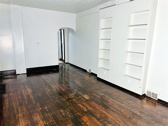 3rd image of 148-150 Flanders St