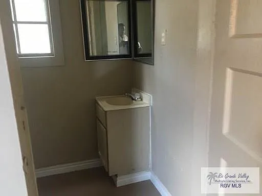 424 E Levee St #1-4-7 — Photo 4