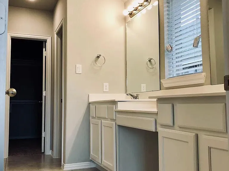 8411 Remington Bluff Ln — Photo 16